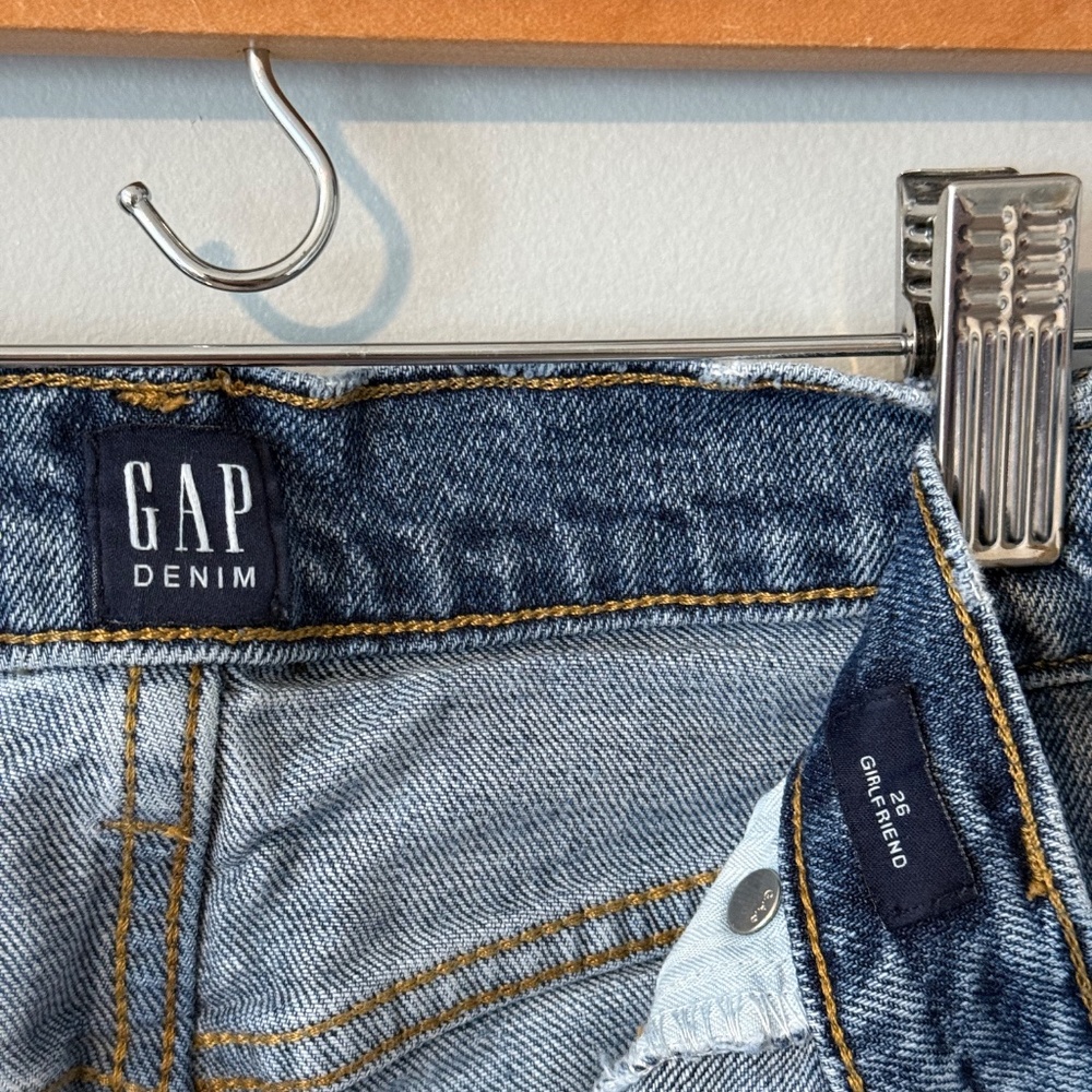 Gap Denim High-Waisted Girlfriend Straight Leg Ankle Jeans - Picture 5 of 5